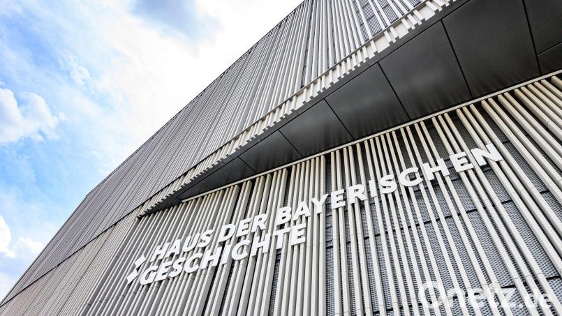 Die Landesausstellung „Ludwig I. – Bayerns größter König?“ im Museum der Bayerischen Geschichte in Regensburg endet am kommenden Sonntag, 9. November. (Archivbild) Bild: Armin Weigel/dpa