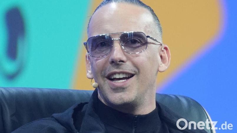 Der Künstler kniete bei seinem Heiratsantrag. (Archivbild) Bild: Marcus Brandt/dpa