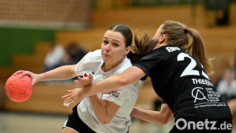 Anna Last (links) erzielte sechs Treffer für den HC Sulzbach beim TV Marktsteft. Archivbild: Hubert Ziegler