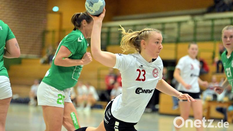 Selina Sensen (Szene aus einem früheren Spiel) traf in Bamberg drei Mal für den HC Sulzbach. Archivbild: Hubert Ziegler