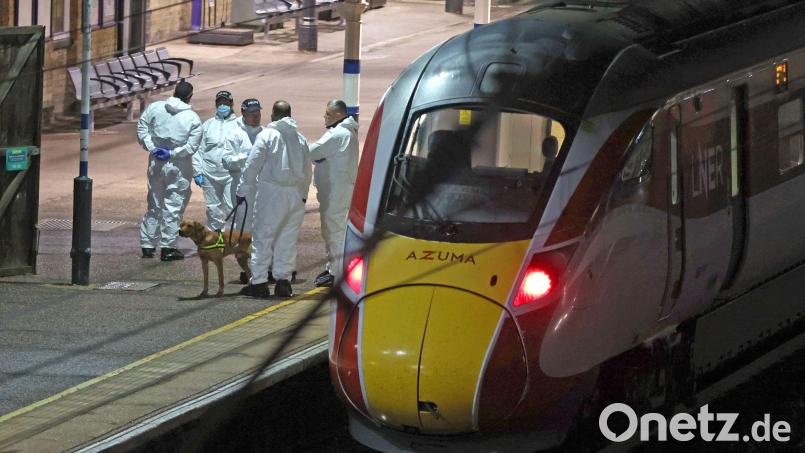 Ein Mitarbeiter der Bahn wurde bei dem Angriff zum Helden. Bild: Chris Radburn/PA Wire/dpa