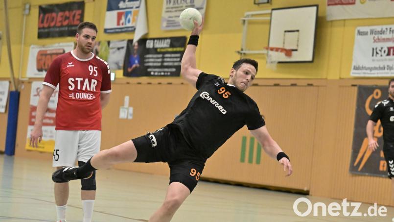 Ahmed Arrak war der überragende Mann der HG Amberg beim Sieg gegen TV Wackersdorf. Auch dank seinen zehn Treffern gewannen die Amberger mit 39:33. Archivbild: Hubert Ziegler