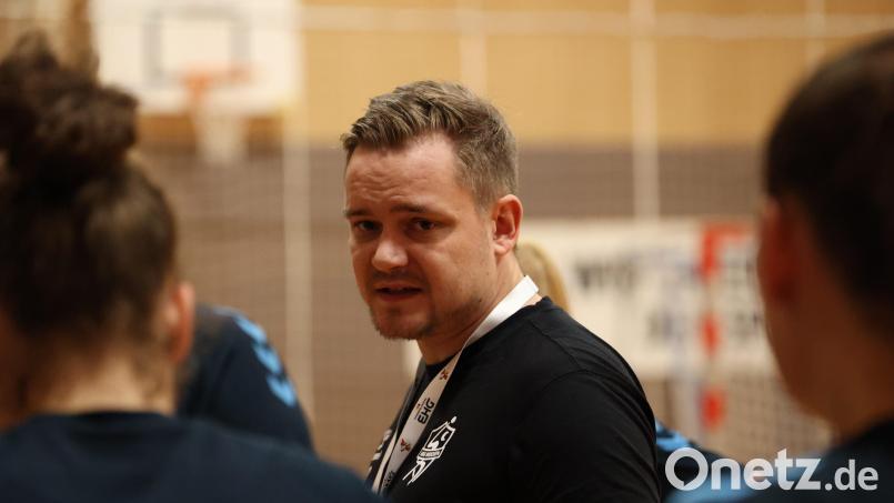 Trainer Niklas Deml hofft in Altdorf auf einen guten Tag seiner HSG Weiden. Archivbild: Dieter Jäschke