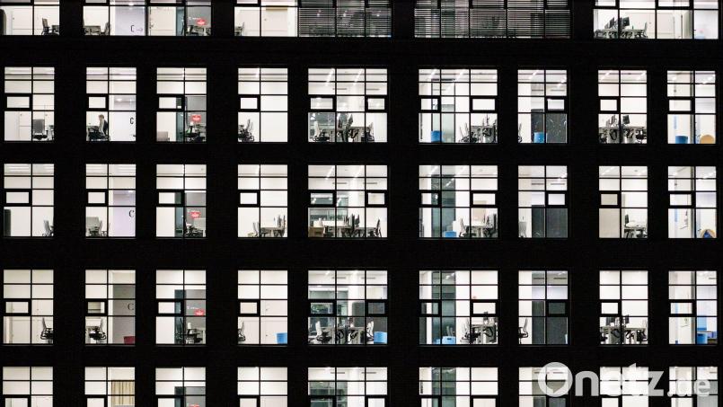 Büros im Europaviertel: Die Mieten von Gewerbeimmobilien in Frankfurt ziehen wieder an. (Archivbild) Bild: Andreas Arnold/dpa