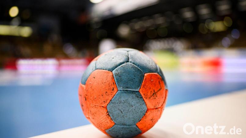 Die A-Junioren des HC Sulzbach haben sich mit einem Sieg gegen den SC Vöhringen die Vizemeisterschaft in der Regionalliga gesichert. Symbolbild: Tom Weller/dpa