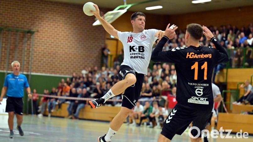 Sebastian Wedel (links) vom HC Sulzbach gibt am Sonntag sein Abschiedsspiel. Archivbild: Hubert Ziegler