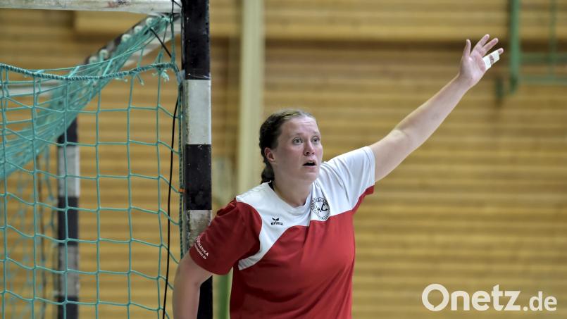 Torfrau Annika Senger und der HC sind in Roßtal zu Gast. Bild: Hubert Ziegler