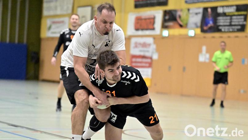 Sebastian Eiglsperger (rechts) und die HG Amberg stehen in Forchheim vor einer ganz schwierigen Herausforderung. Archivbild: Hubert Ziegler
