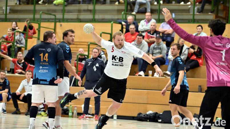 Thomas Weiß und der HC Sulzbach müssen am Samstag im Derby gegen die HG Amberg ran. Für Aufsehen sorgen dabei auch die beiden fanatischen Fanlager der Teams. Archivbild: Hubert Ziegler