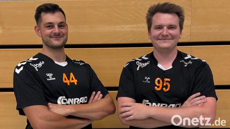 Adrian Meta (links) und Leo Maiwald laufen künftig wieder für die HG Amberg auf. Bild: zyz