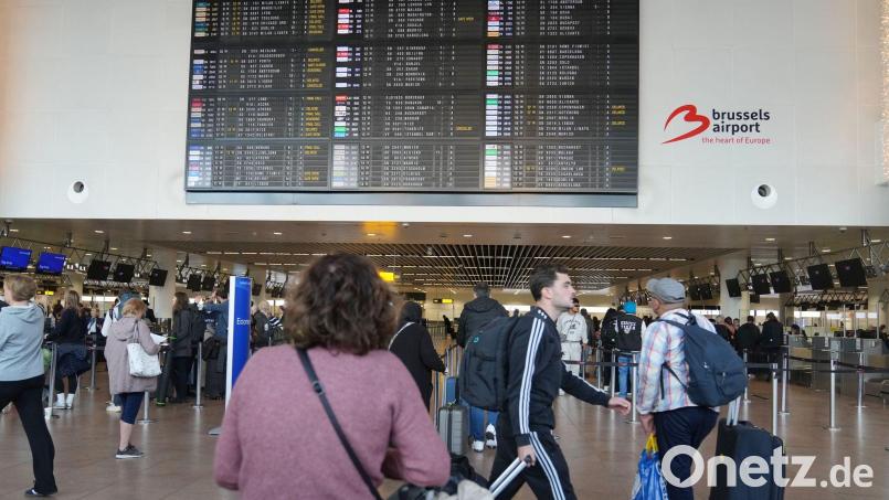 Am Dienstagabend kam der Flugbetrieb am Brüsseler Flughafen wegen Drohnen zweimal zum Erliegen. Bild: Virginia Mayo/AP/dpa