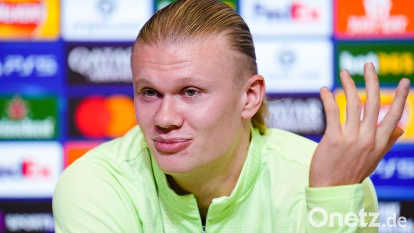 Sieht sich nicht auf Augenhöhe mit Messi und Ronaldo: Erling Haaland. Bild: Martin Rickett/PA Wire/dpa