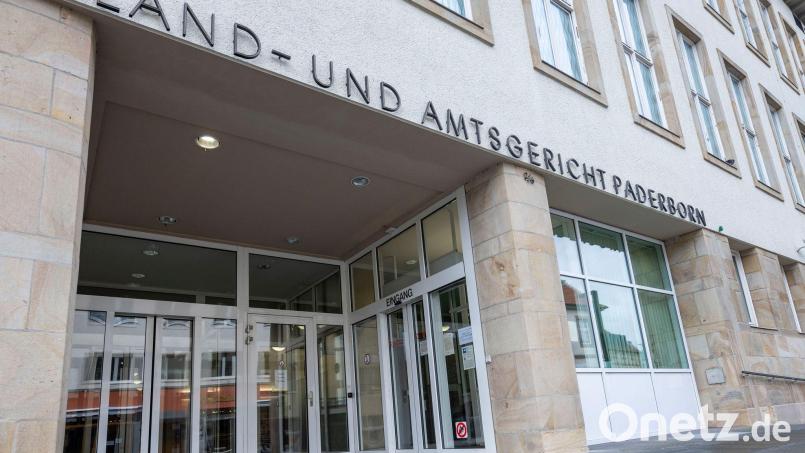 Am Landgericht hat ein Mordprozess in einem Jahrzehnte zurückliegenden Fall begonnen (Archivbild) Bild: David Inderlied/dpa