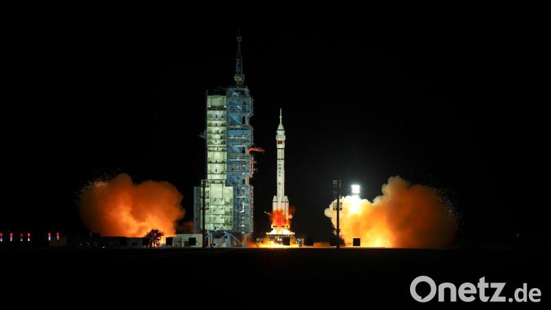 Mit der Mission „Shenzhou 21“ setzt China sein ehrgeiziges Raumfahrtprogramm fort. Bild: Wang Jiangbo/XinHua/dpa