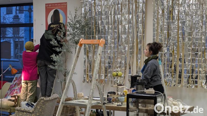 Ein neuer Ort für den Kartenvorverkauf: Das Dokumentarfilmfestival feiert sein zehnjähriges Jubiläum mit einem Popup-Labor in Schwandorf. Bild: Verena Fitzgerald