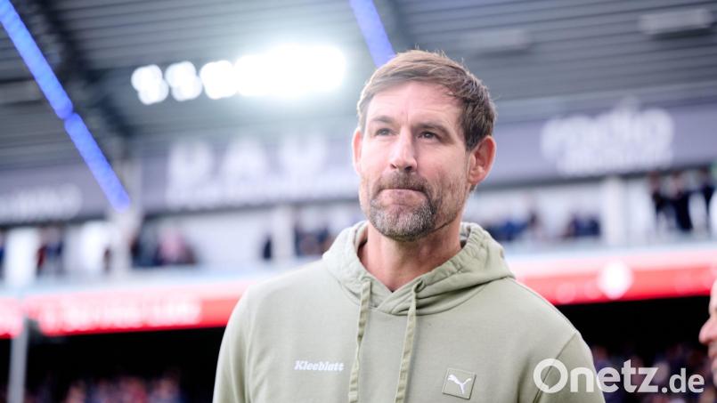 Trainer Thomas Kleine steht in Fürth unter Druck. (Archivbild) Bild: Bernd Thissen/dpa