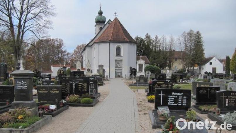 Die Kosten für den Friedhof in Hirschau steigen. Deshalb beschloss der Stadtrat, die Gebühren zu erhöhen. Bild: fg