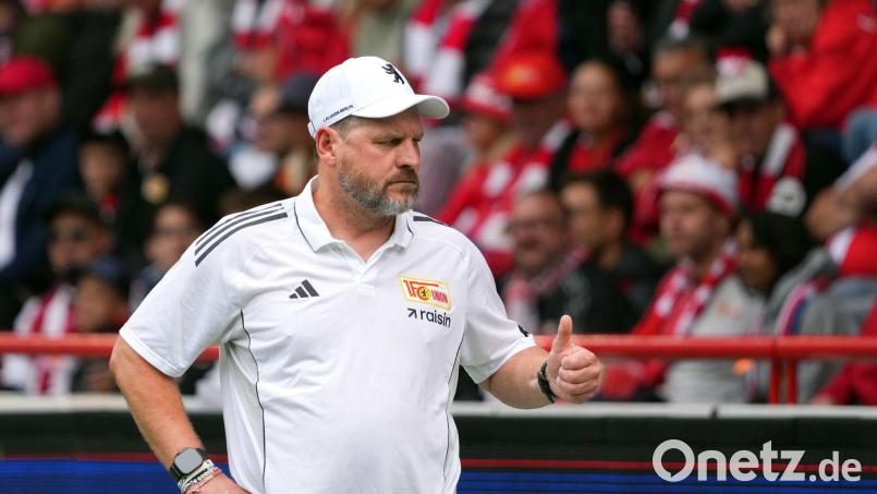 Baumgart lobte den englischen Angreifer. (Archivbild) Bild: Soeren Stache/dpa