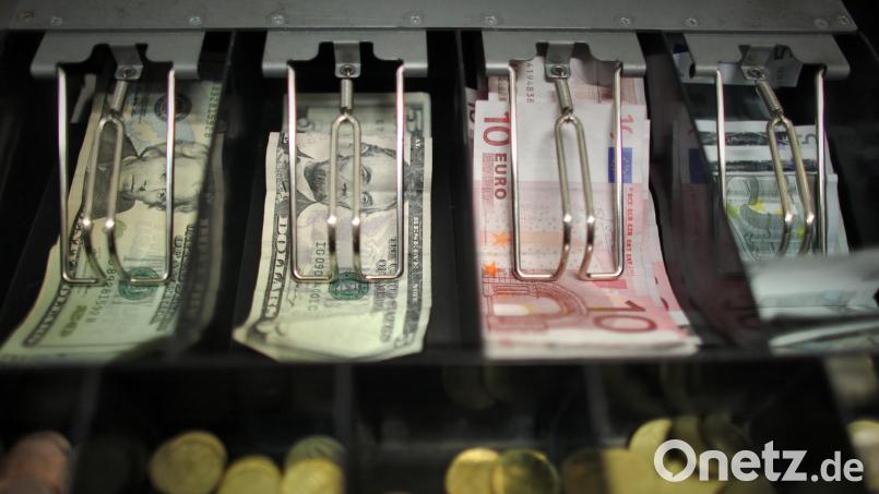 Die Bundesregierung garantiert die Gehaltszahlungen für deutsche Zivilbeschäftigte der US-Streitkräfte im November. Symbolbild: Fredrik von Erichsen