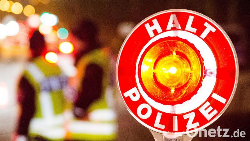 Der Fahrer des Autos mit belgischer Zulassung muss sich wegen mehrere Verstöße verantworten. Symbolbild: Daniel Bockwoldt/dpa