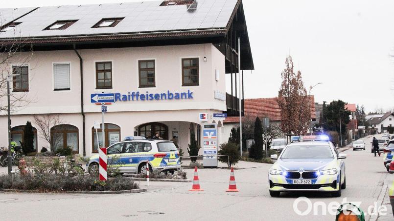 Nach dem Überfall auf einen Geldtransporter müssen ein Vater und sein Sohn lange in Haft (Archivbild) Bild: Josef Reisner/dpa