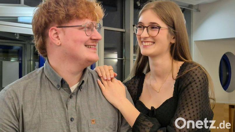 Julian Mayerhöfer und Line Bayer aus Neustadt/WN sind das neue Prinzenpaar. Als langjährige Mitglieder des Vereins Neustädter Faschingszug e. V. freuen sie sich riesig auf die kommende Saison. Bild: Lowak