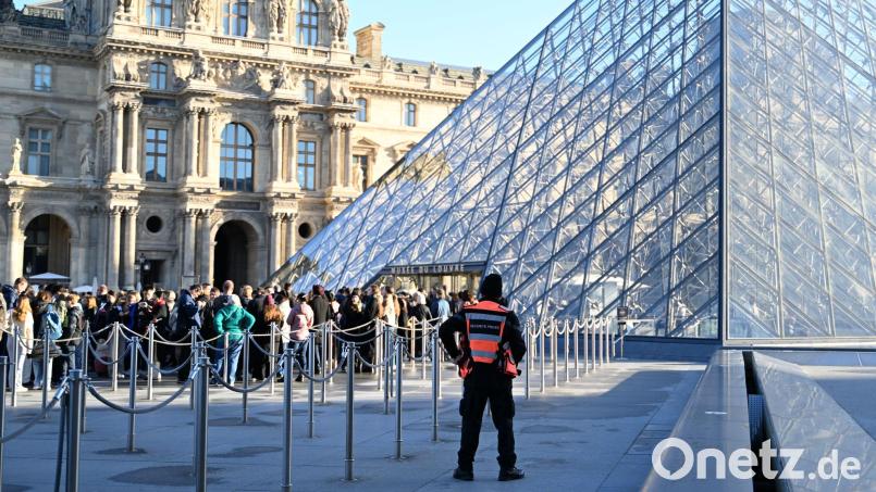 Der Einbruch hatte in Frankreich Fragen über die Sicherheit des Museums aufgeworfen. (Archivbild) Bild: Emma Da Silva/AP/dpa