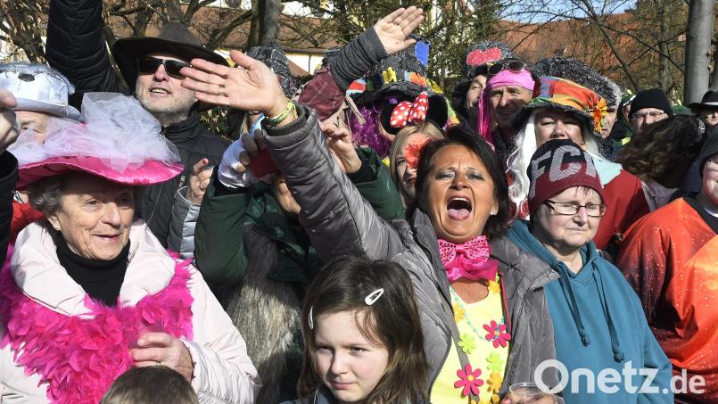 Der Ostbayerische Faschingszug (Symbolbild) schlängelt sich am Faschingssonntag, 8. Februar 2026, durch Schwandorf. Veranstalter sind die Nabburger Faschingsgesellschaft und die Lindania Schwandorf. Archivbild: Petra Hartl