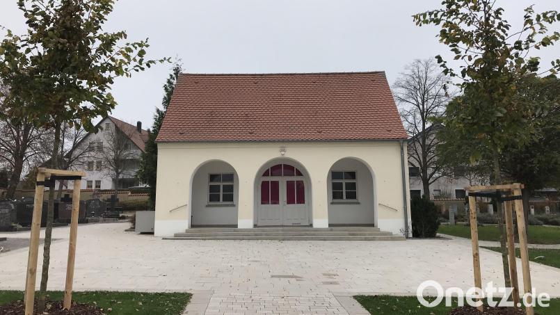 Viel Lob bekam der Hahnbacher Friedhof, der nun neu und perfekt gepflastert ist. Bild: mma