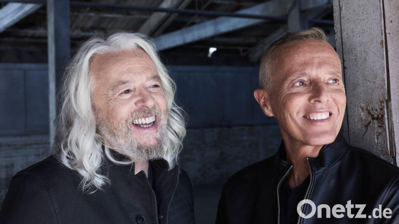 Roland Orzabal (links) ist ein weiteres Mal Vater geworden. (Archivbild) Bild: Chapman Baehler/Concord/dpa