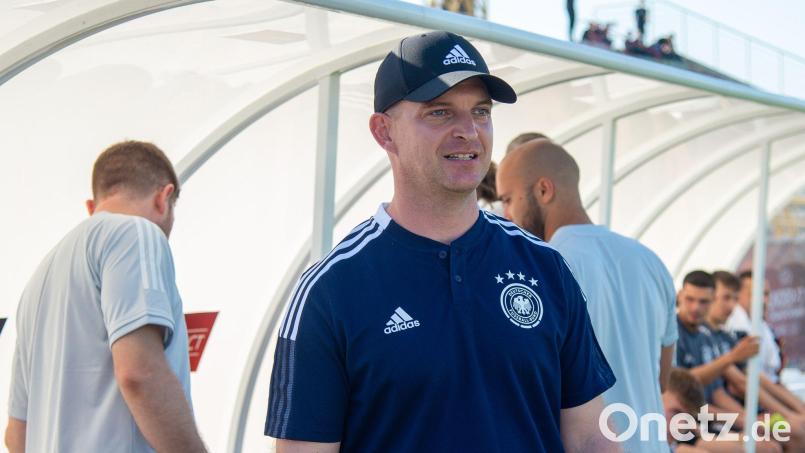 Bundestrainer Marc-Patrick Meister und seine U17 stehen im Sechzehntel-Finale der WM. Bild: Berney Ardov/dpa