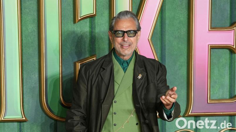 Hollywoodstar Jeff Goldblum isst eigenen Angaben zufolge seit seiner Rolle als Zauberer von Oz kein Fleisch mehr. (Archivbild) Bild: Scott A Garfitt/Invision/AP/dpa