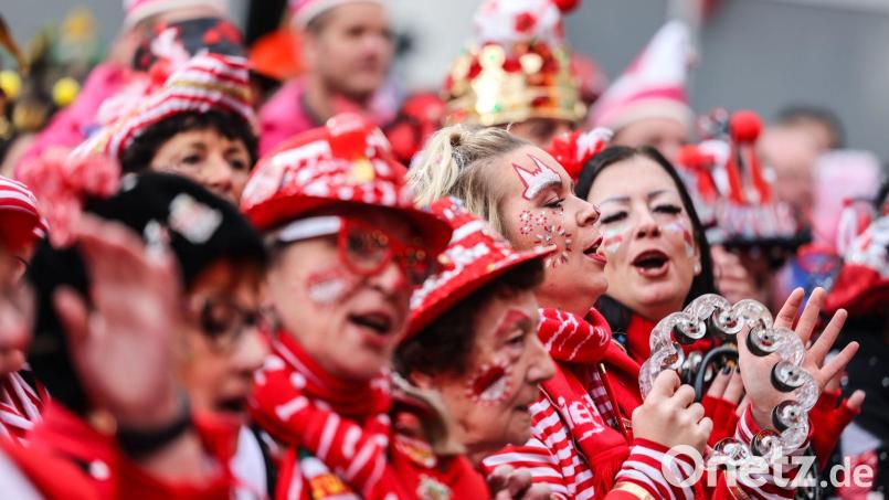 Besonders groß wird der Karnevalsauftakt traditionell in Köln gefeiert. (Archivbild) Bild: Oliver Berg/dpa