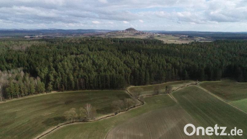 Zwischen Parkstein und Schwand sollen drei Windräder entstehen. Die Pläne sind weit gediehen. Eine Bürgerinitiative wehrt sich jedoch seit Jahren dagegen. Archivbild: bey