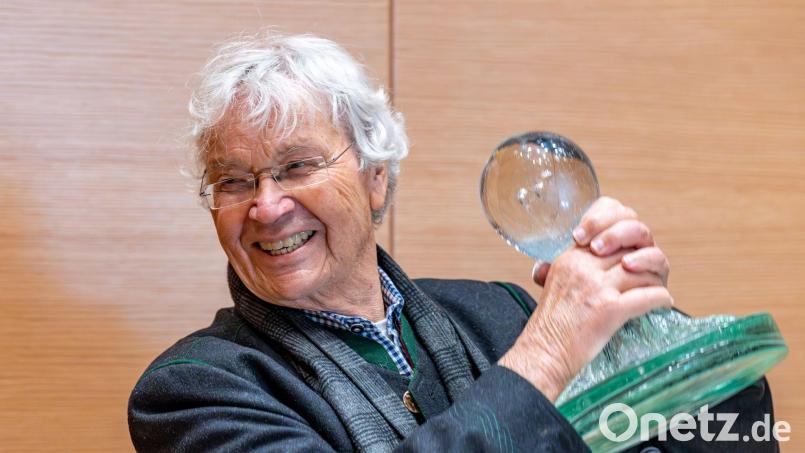 Auszeichnungen sind für den bayerischen Satiriker Gerhard Polt nichts Neues. Nun darf er sich als erster Preisträger auch über den neu geschaffenen bayerischen Kunstpreis freuen. (Archivbild) Bild: Armin Weigel/dpa