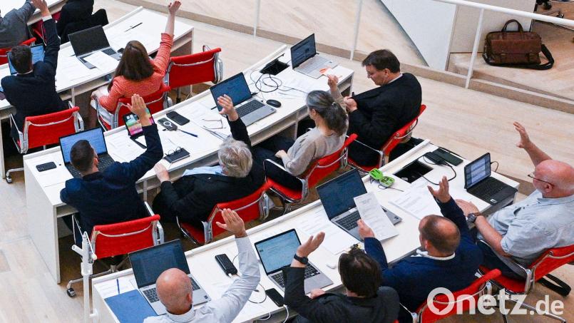 Die Koalition von SPD und BSW in Brandenburg ist in einer Krise - in der BSW-Fraktion rumort es. (Archivbild) Bild: Jens Kalaene/dpa