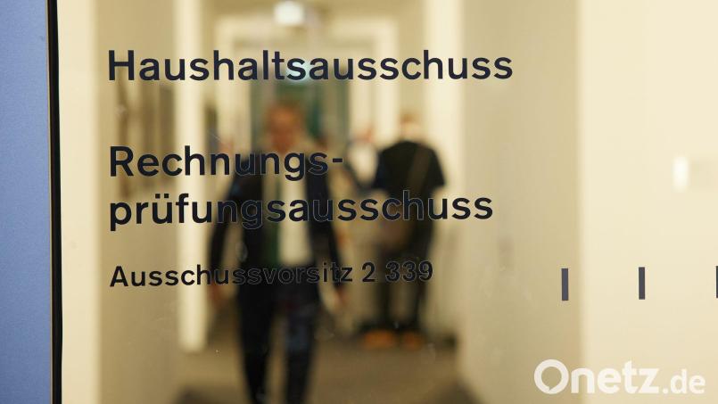 Im Bundestag legen die Fraktionen letzte Hand an den Etat für 2026. (Archivbild) Bild: Jörg Carstensen/dpa