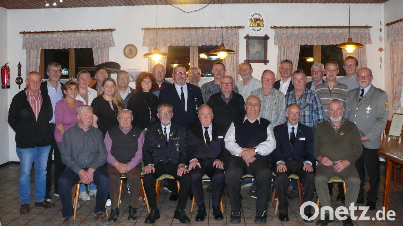 Die SKK Auerbachtal ehrt verdiente und langjährige Mitglieder. Bild: ga