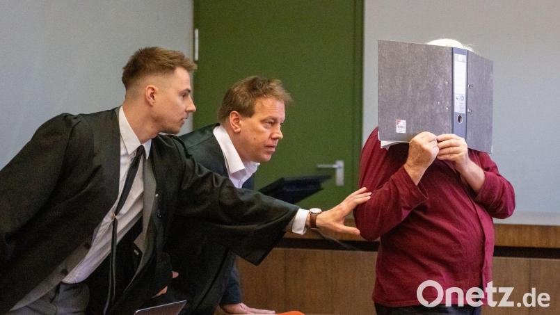 Ein 78-Jähriger hat wegen schweren sexuellen Kindesmissbrauchs eine lange Haftstrafe bekommen. (Archivbild). Bild: Leonie Asendorpf/dpa