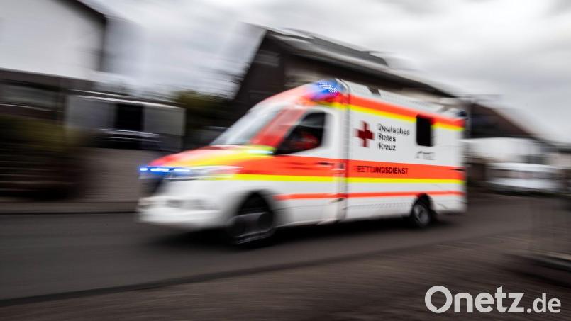 Für die Radfahrerin kommt jede Hilfe zu spät. (Symbolbild) Bild: Boris Roessler/dpa