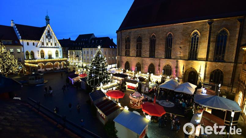 Rund um den Amberger Weihnachtsmarkt werden heuer Betonpoller aufgestellt, die für mehr Sicherheit sorgen sollen. Archivbild: Petra Hartl
