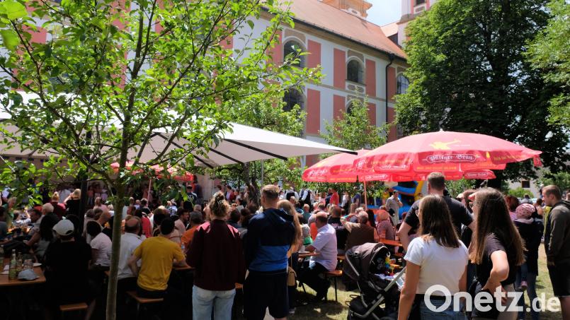 Ein lebendiges Klosterdorf, die Prämonstratenserabtei Speinshart und die Internationale Begegnungsstätte fokussieren sich auf Forschungsfragen und Zukunftstechnologien. Für dieses Großinvestment muss auch die Kommune tief in die Gemeindekasse greifen. Großzügige staatliche Zuwendungen helfen. Archivbild: do