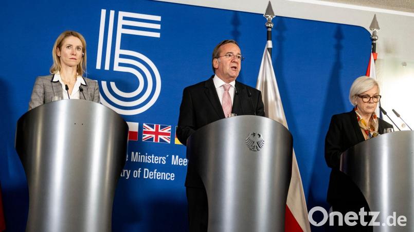 Verteidigungsminister Boris Pistorius kündigt frisches Geld für die Lieferung von US-Rüstungsgütern an die Ukraine an. (Archivbild) Bild: Fabian Sommer/dpa