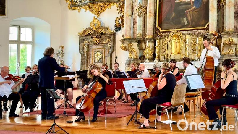 Das Streichorchester der OTH Amberg-Weiden gibt am 23. November ein Konzert. Das Bild zeigt es bei einem früheren Auftritt. Bild: Peter Ringeisen