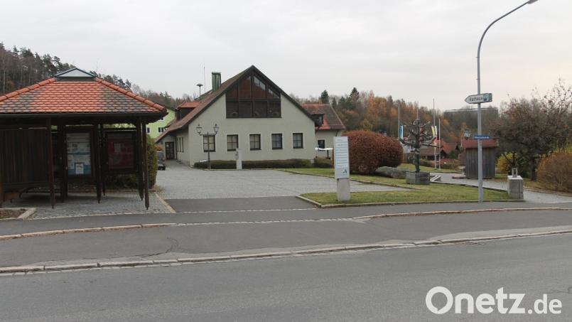 Der Platz beim Rathaus ist unter den Projekten im Rahmen der Städtebauförderung. Bild: pi