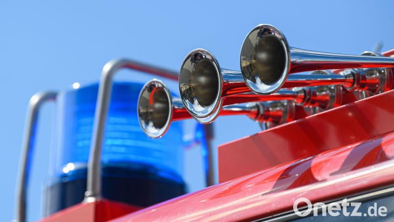 Die Feuerwehr durchsuchte die Technikräume im Keller. (Symbolbild) Bild: Robert Michael/dpa-Zentralbild/dpa