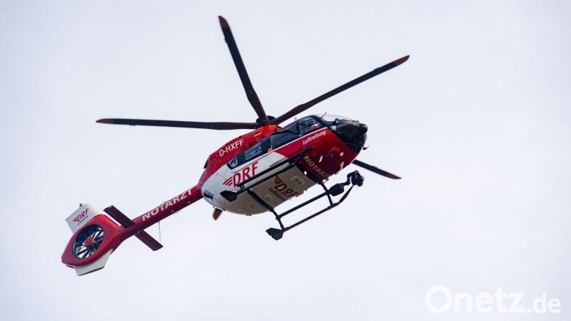 Ein Rettungshubschrauber musste den Verletzten ins Krankenhaus bringen. (Symbolfoto) Bild: Stefan Sauer/dpa