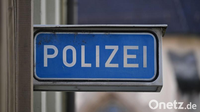 Wer kann der Polizei helfen, den Eigentümer der toten Tiere zu finden? Symbolbild: Bernd Weißbrod/dpa