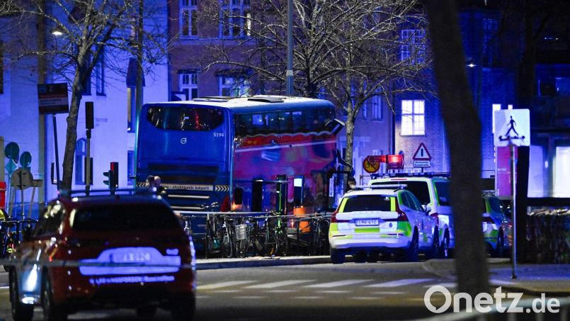 Ein Doppeldeckerbus ist im Zentrum von Stockholm verunglückt. (Archivbild) Bild: Henrik Montgomery/TT News Agency via AP/dpa