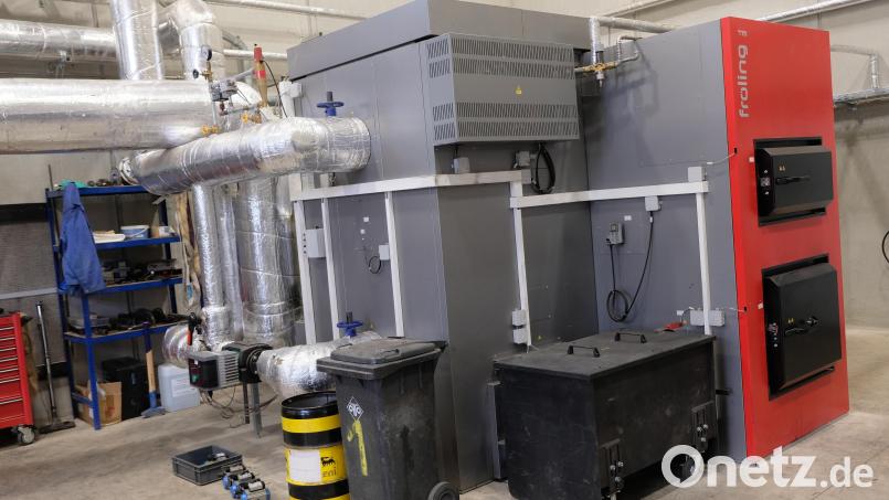 Eine Wärmewende ist in Speinshart längst im Gange, sagen viele Hauseigentümer. Lokale Energieversorger, wie zum Beispiel das Hackschnitzel-Heizwerk Schmid in Tremmersdorf, tragen dazu bei, dass Eigentümer ihren Gebäudebestand auf Nahwärme umrüsten. Bild: do